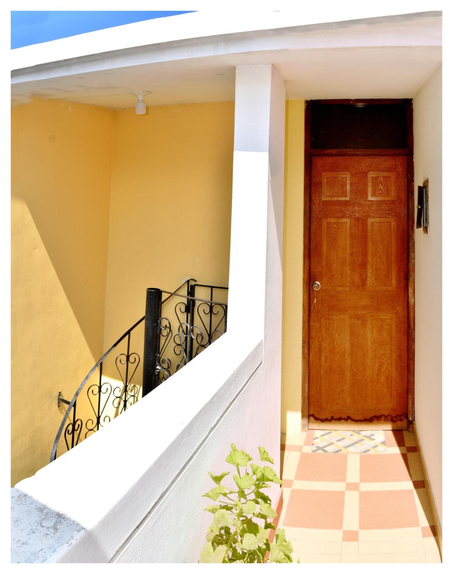 Hospedaje La Casa Blanca Урбанисасьон-Буэнос-Айрес Экстерьер фото